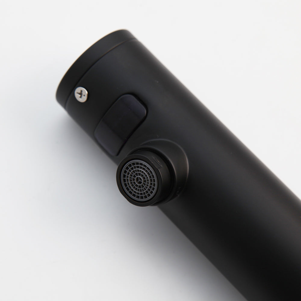 Zwarte sensor wandkraan met perlator