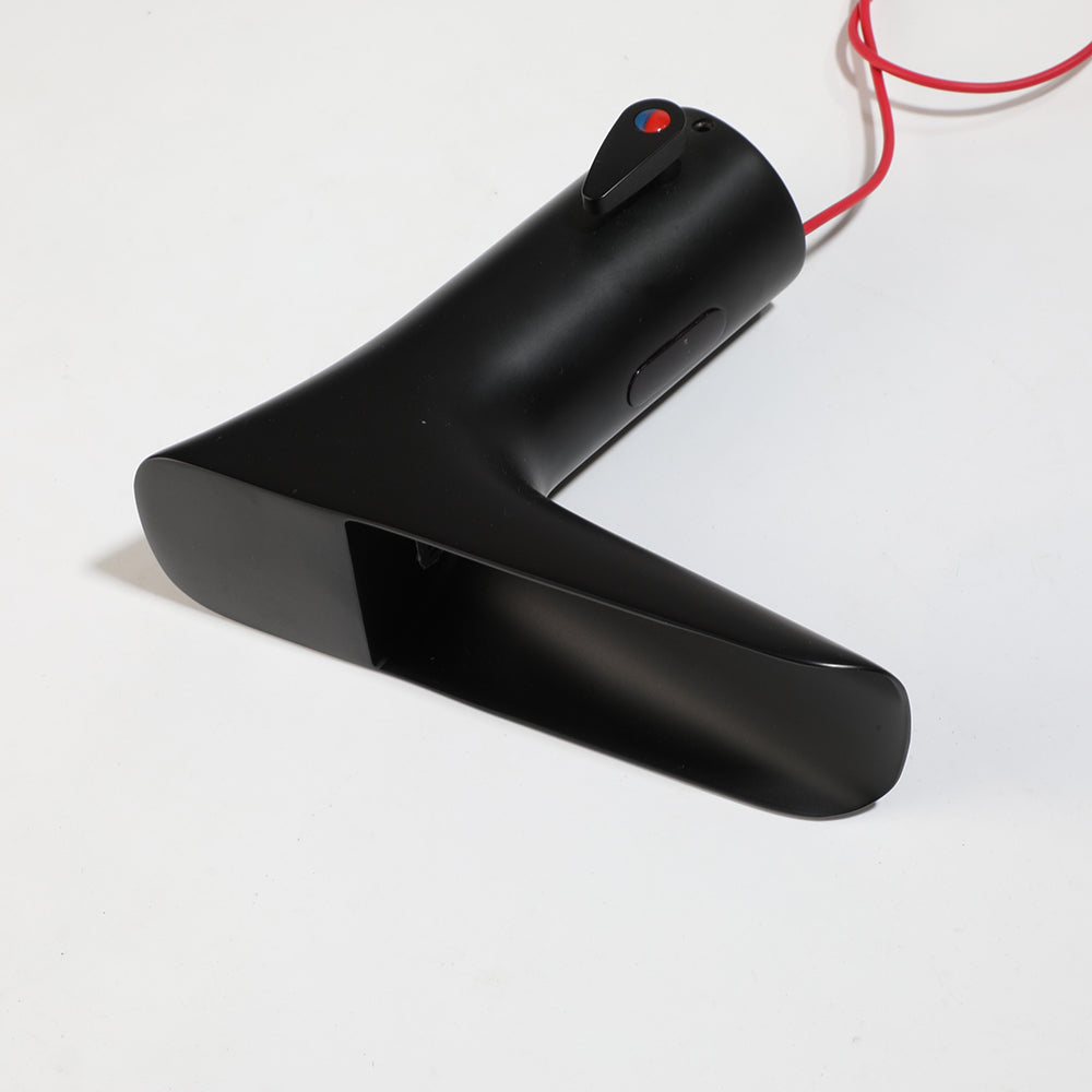 Sensomatica Schwarzer Sensor-Wasserhahn – Intelligentes Wasserfall-Design