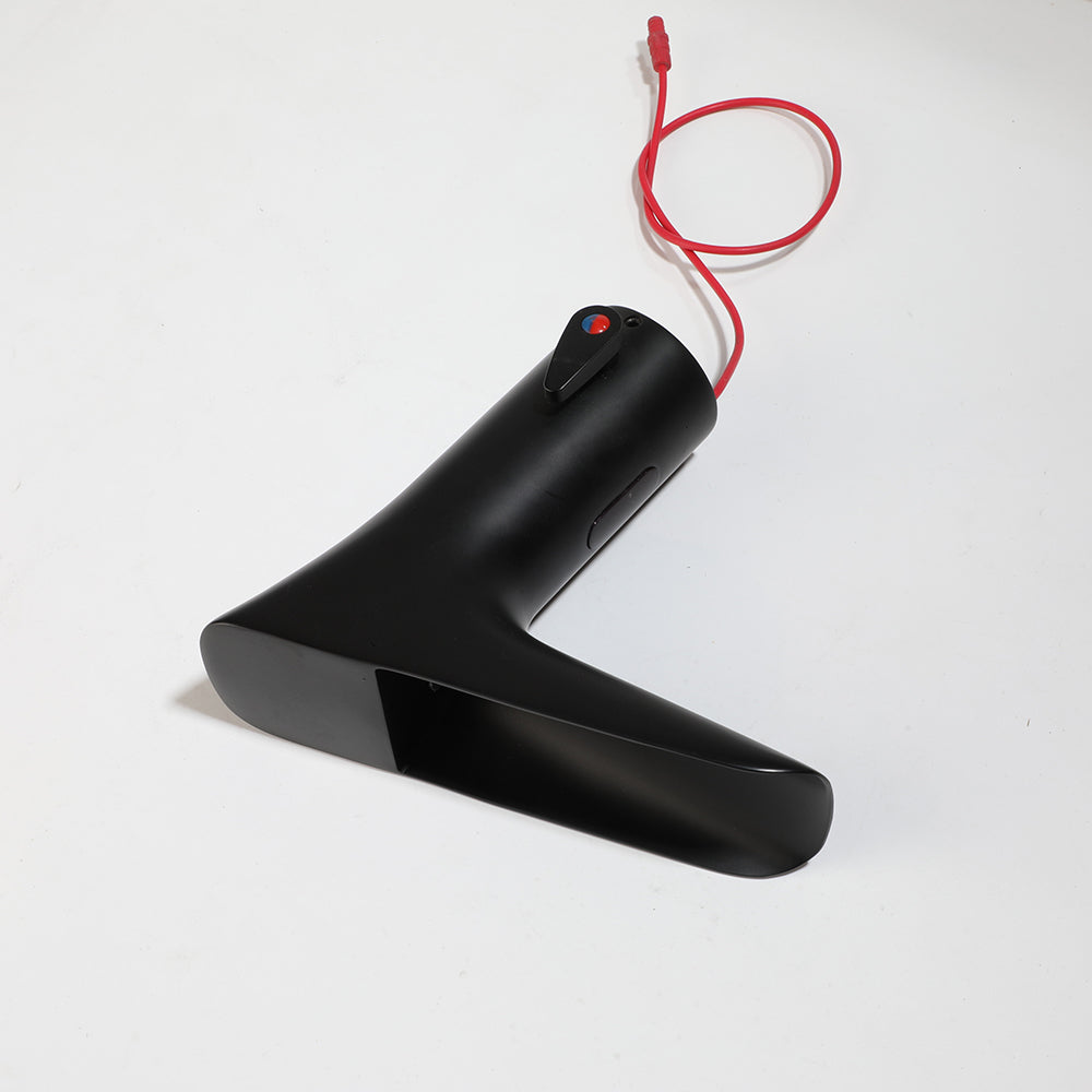 Sensomatica Schwarzer Sensor-Wasserhahn – Intelligentes Wasserfall-Design