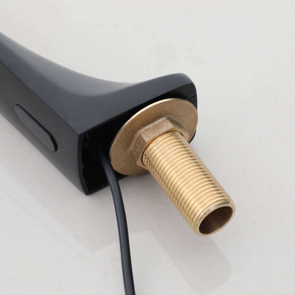 Sensomatica – schwarzer Sensor-Waschtischmischer