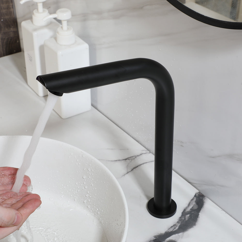 Sensomatica sensor wastafelkraan zwart 230 mm