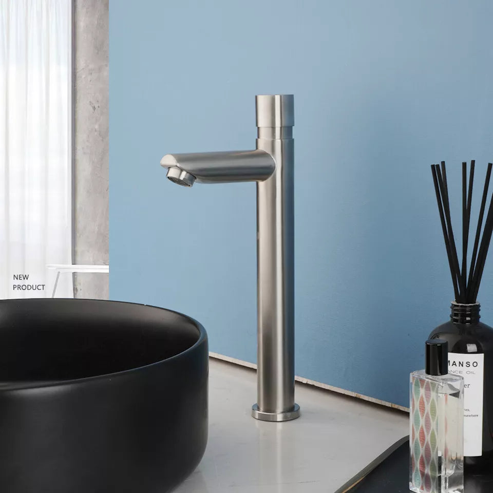 Sensomatica Selbstschluss-Wasserhahn in gebürstetem Nickel
