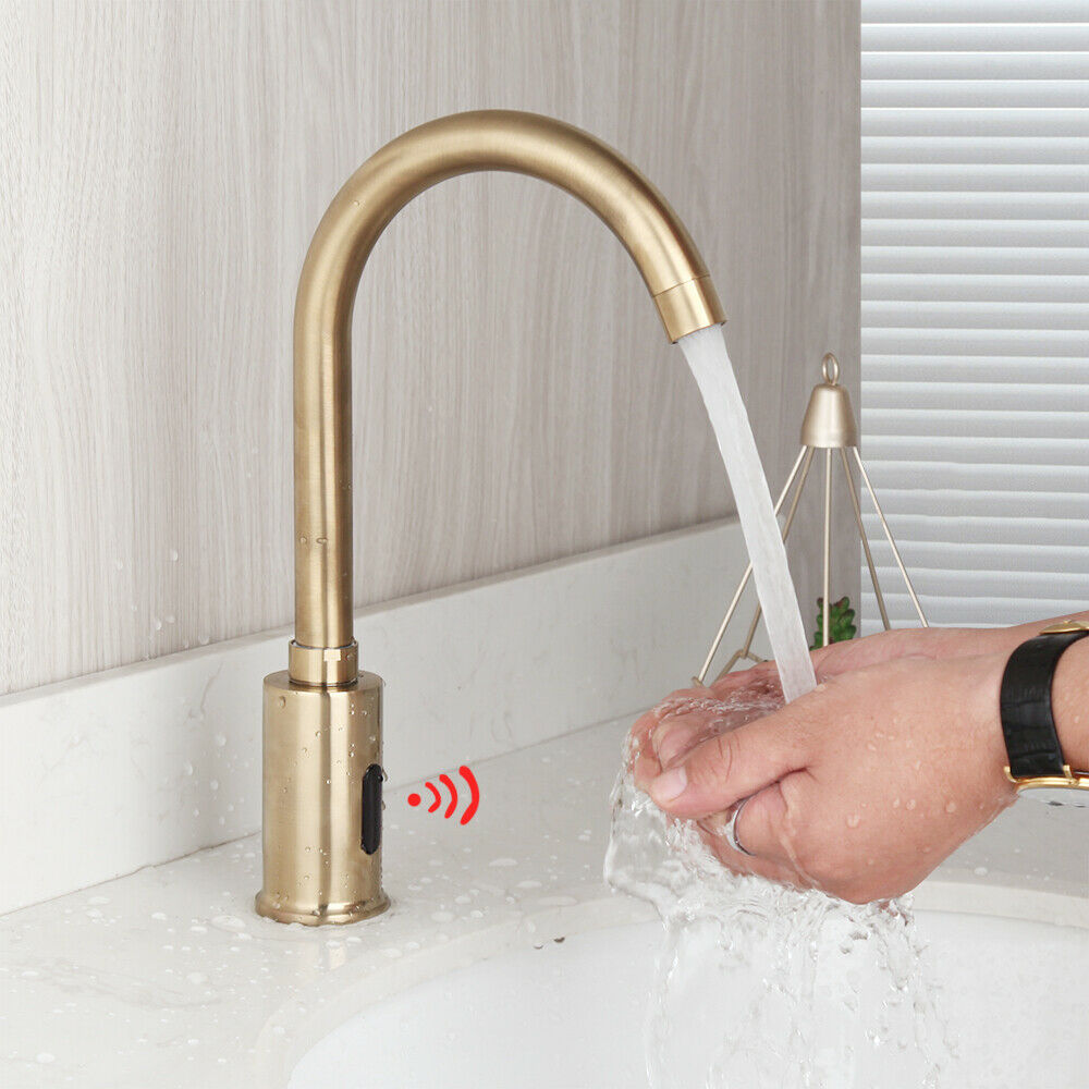 Sensomatica Alto Sensorarmatur in gebürstetem Gold, Kaltwassermodell