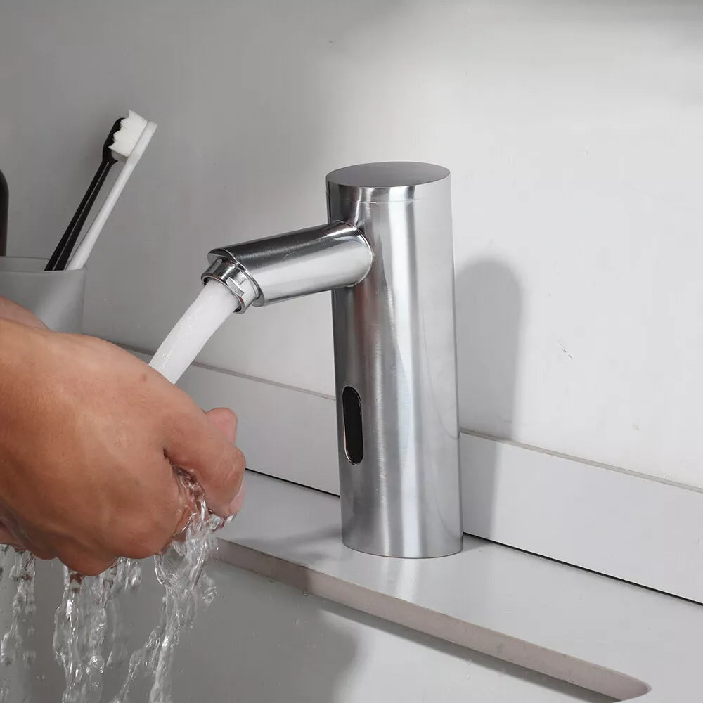 Sensomatica Corto Sensor-Wasserhahn aus gebürstetem Nickel – Kaltwassermodell