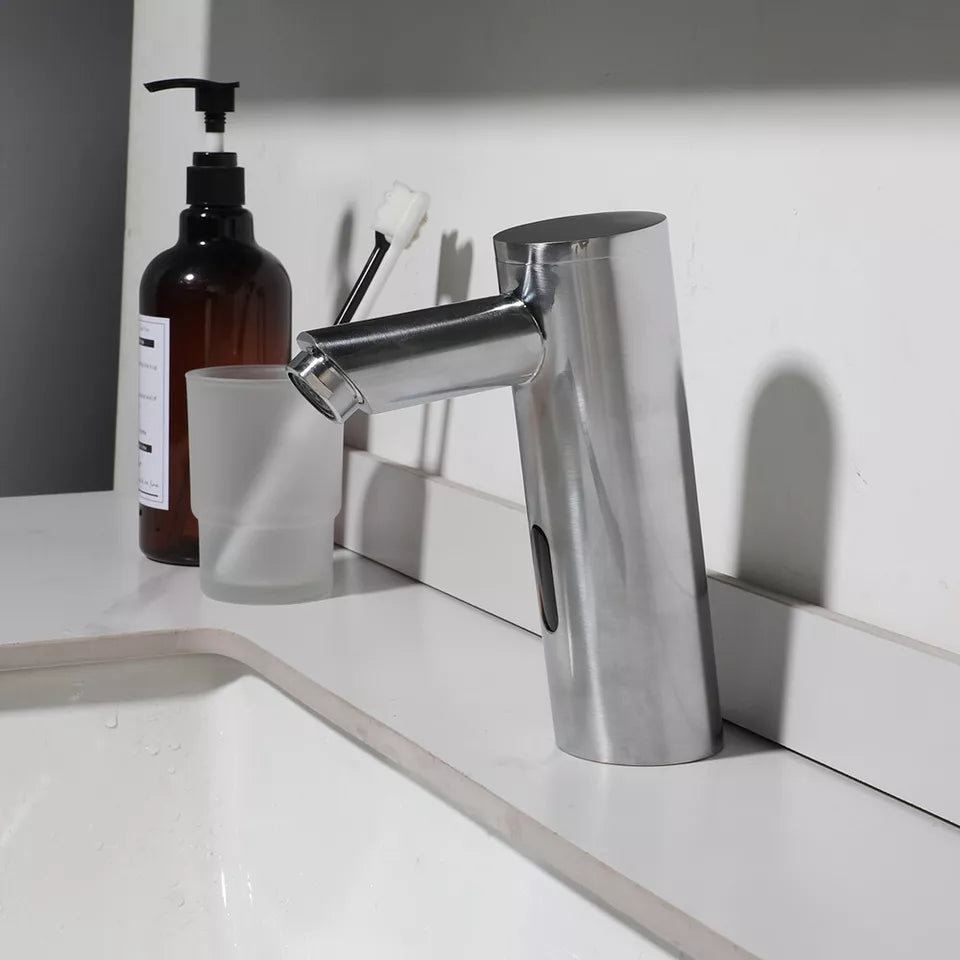 Sensomatica Corto Sensor-Wasserhahn aus gebürstetem Nickel – Kaltwassermodell