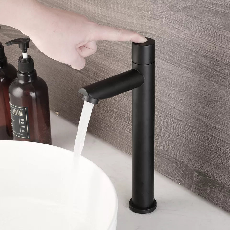Sensomatica Selbstschluss-Wasserhahn in Schwarz – Langlebig und stilvoll