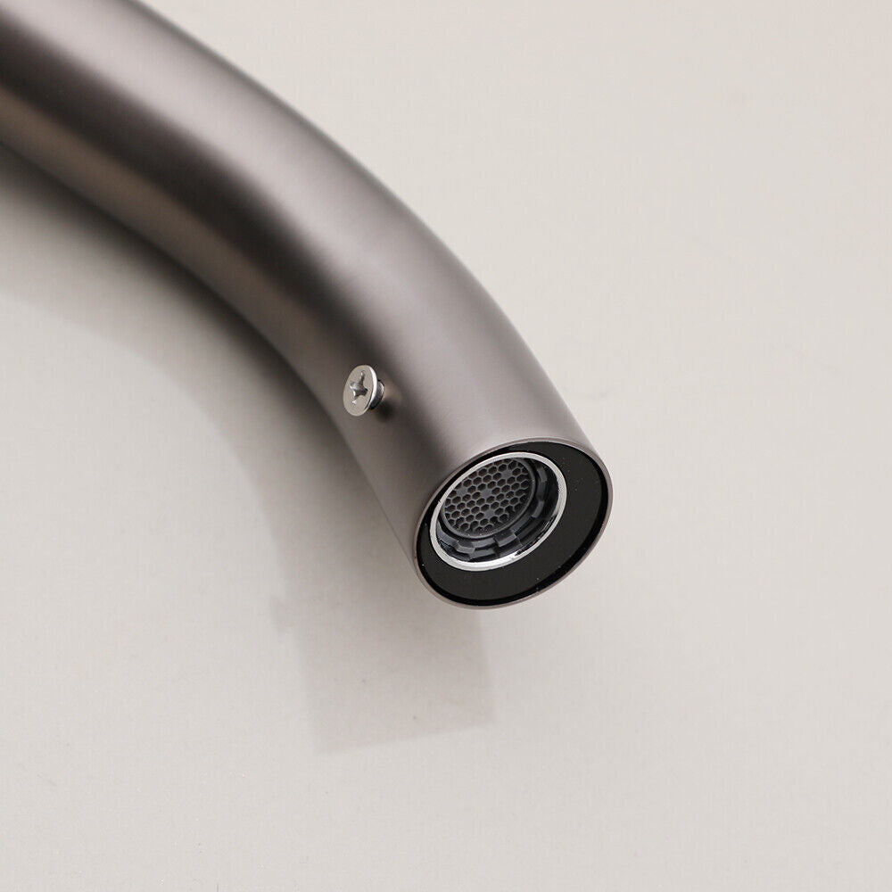 Sensomatica Pesaro Gun Metal Sensor Wasserhahn – Kurzes Modell (130 mm)