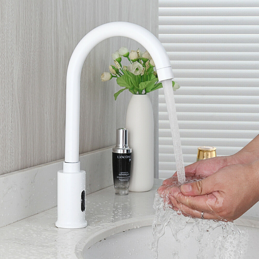 Sensomatica Alto Sensor Wasserhahn Weiß mit drehbarem Hals