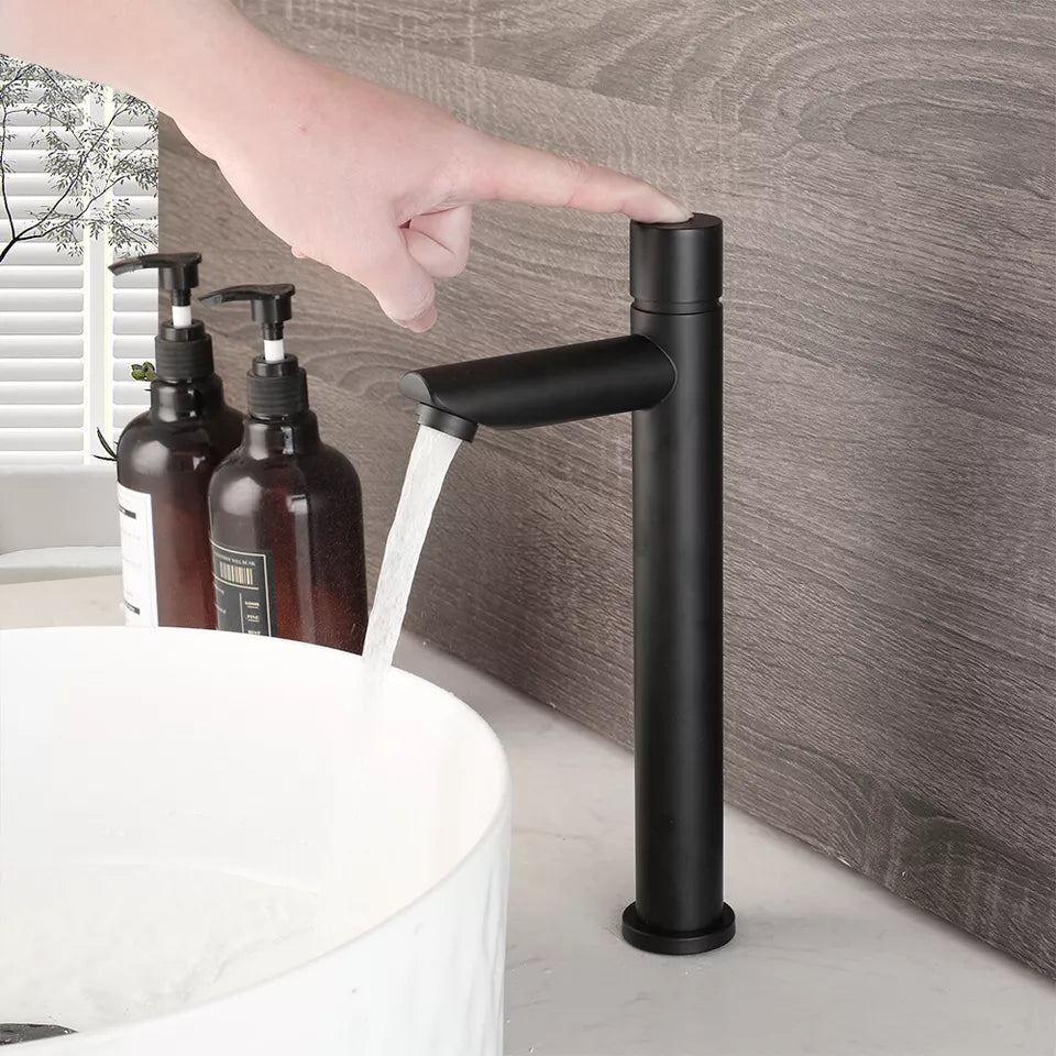 Sensomatica Selbstschluss-Wasserhahn in Schwarz – Langlebig und stilvoll