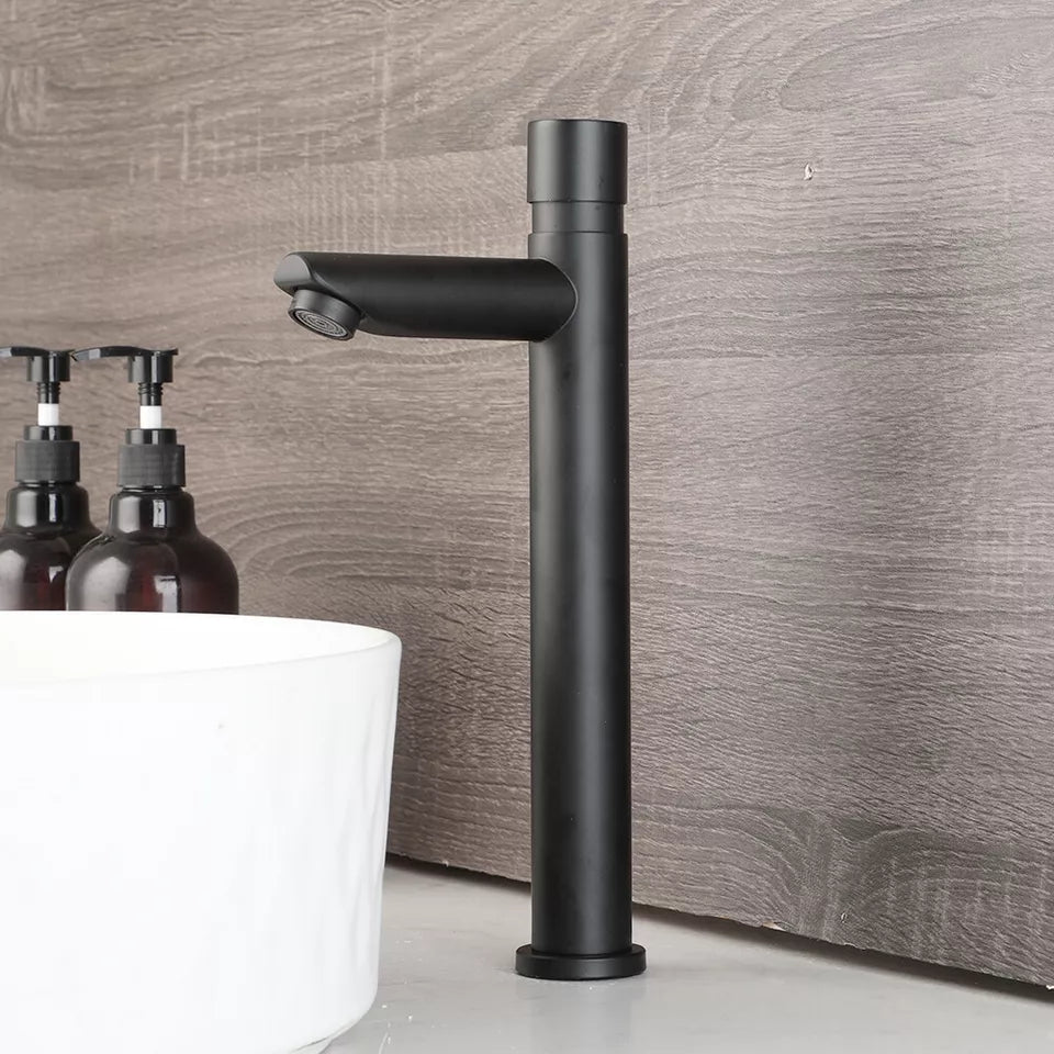 Sensomatica Selbstschluss-Wasserhahn in Schwarz – Langlebig und stilvoll