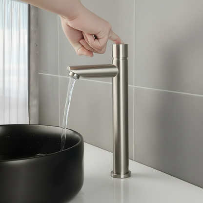 Sensomatica Selbstschluss-Wasserhahn in gebürstetem Nickel