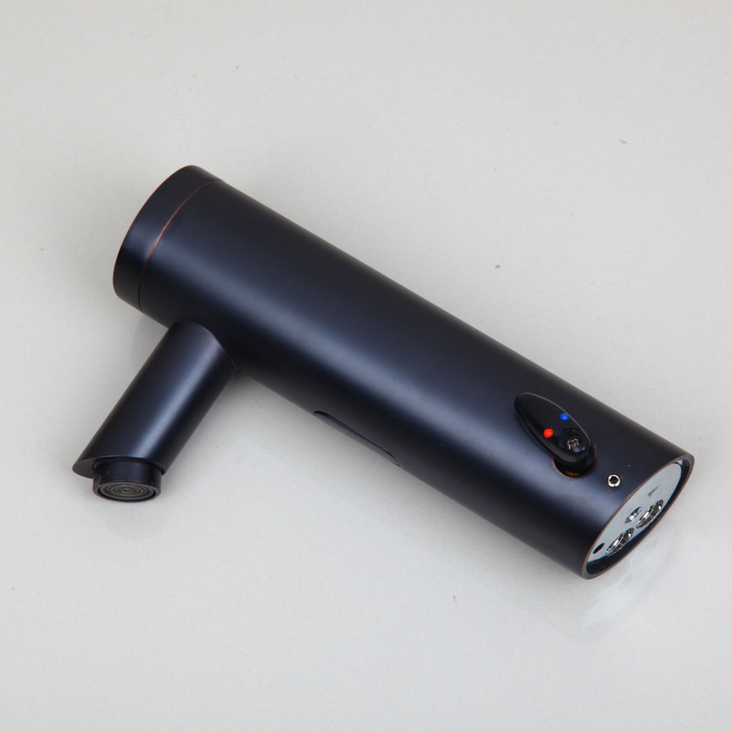 Sensomatica Sensorarmatur Corto Ölbronze Warm- und Kaltwasser