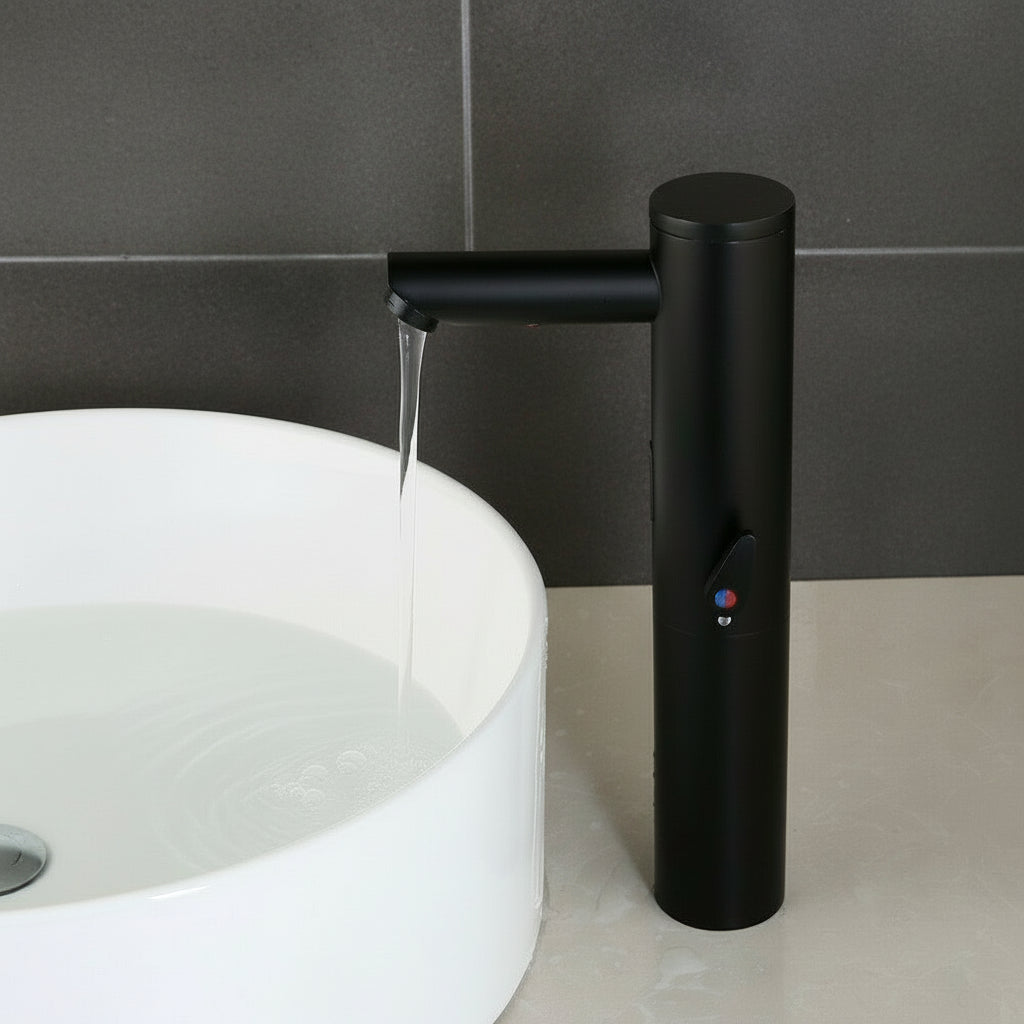 Sensomatica Scuro schwarzer Sensorhahn Heiß-Kalt-Modell