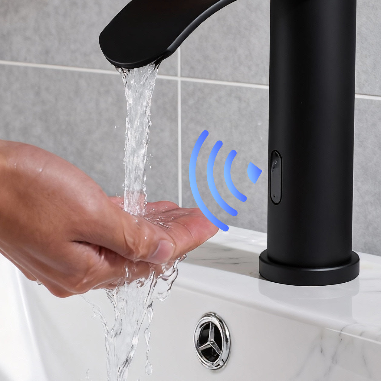 Sensomatica Kavo – Zwarte sensorkraan | Watervaluitloop