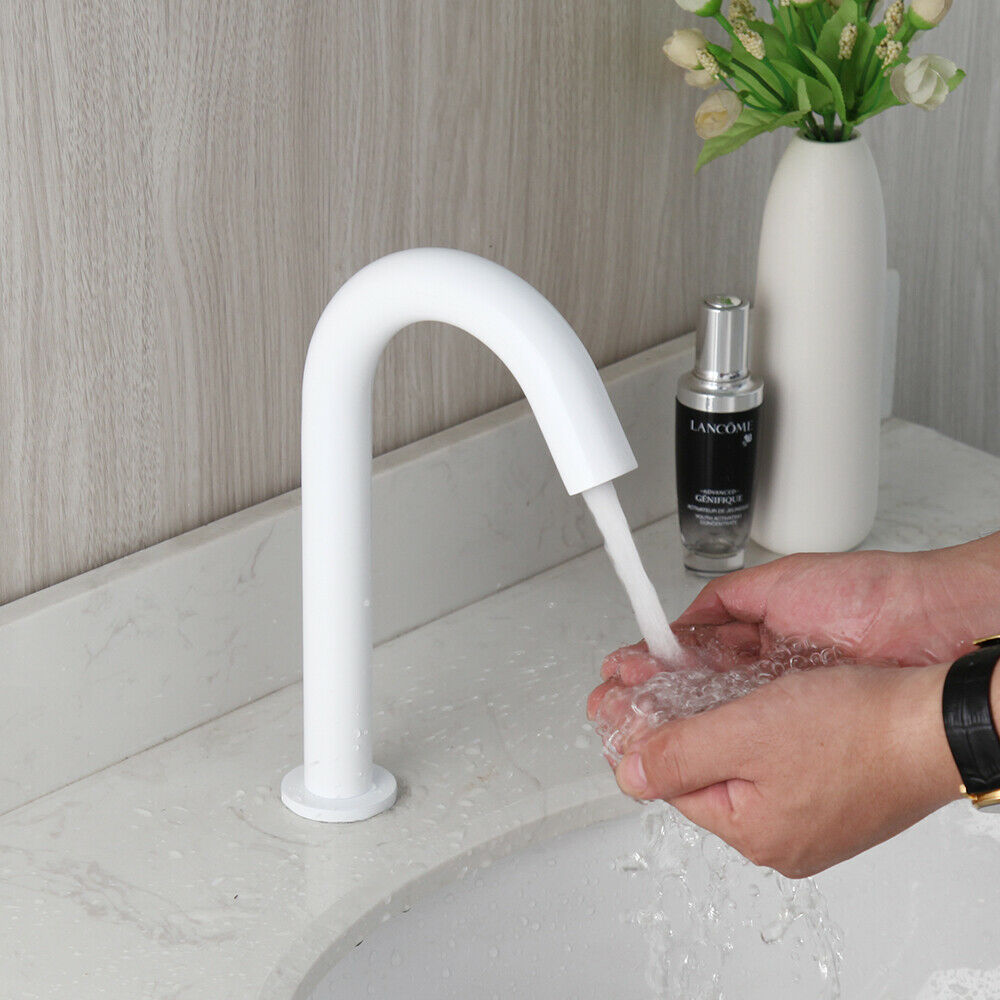 Cesaro sensor tap white cold model 190 MM